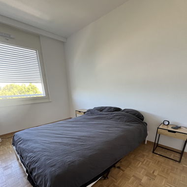 Bett und Matratze 140x200