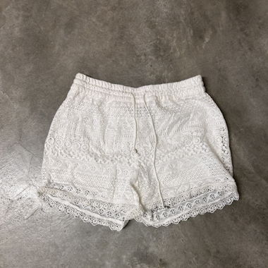 Kurze Hose weiss