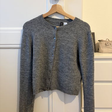 Cardigan grigio con bottoni H&M