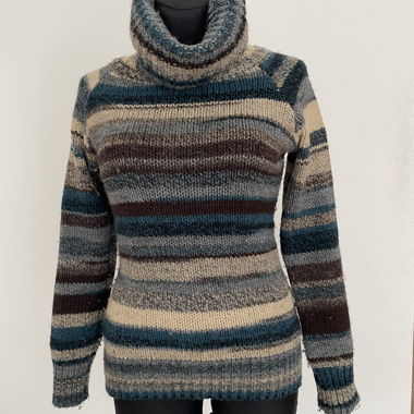 Maglione dolcevita a righe