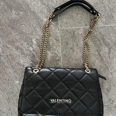Valentino, Ocarina