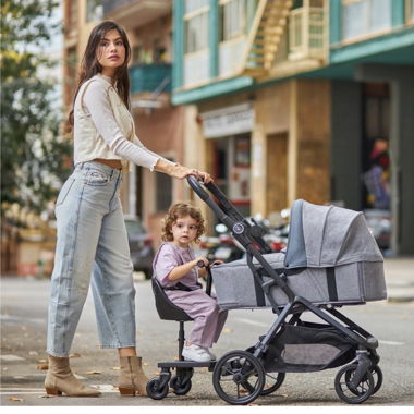 Rollbrett für Kinderwagen mit Sitz