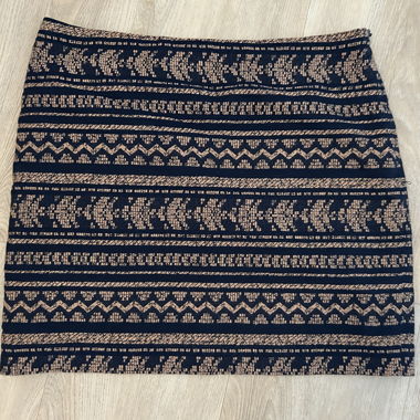 Jupe à motifs bleu et doré