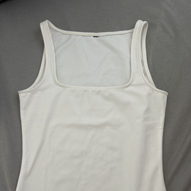 Basic white top