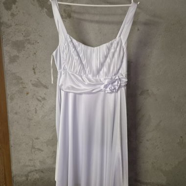 Weisses Kleid New Bell
