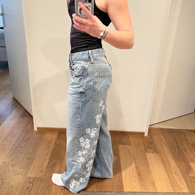 BDG blue Jeans