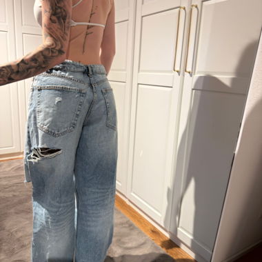 Ripped Wide-Leg Jeans Zara