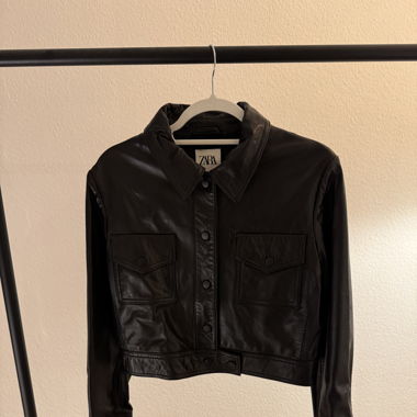 Veste courte en cuir souple 