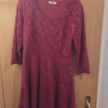 Rotes Kleid 
