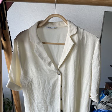 WHITE/ CREME SHIRT