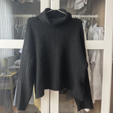 Maglione dolcevita coste nero