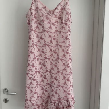 Nuovo Vestito rosa con volant H&M