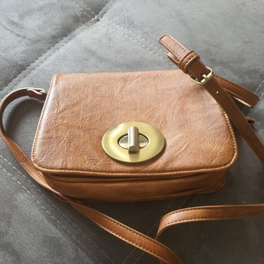 Pochette. BESSIE