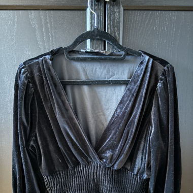 Velvet black cropped blouse