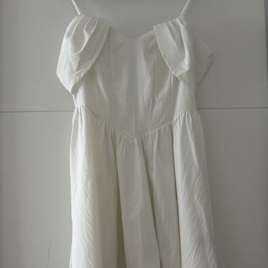 Knielanges Kleid