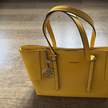 Tasche Guess