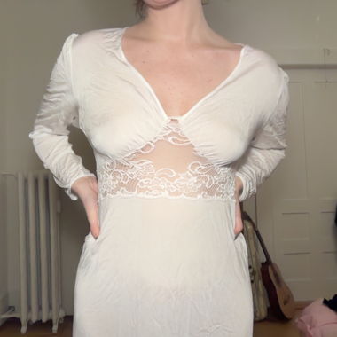 Abito in pizzo bianco