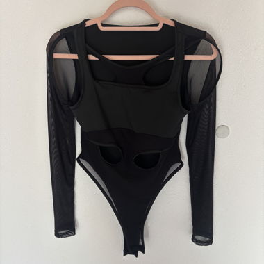 Body noir en mesh techno découpé