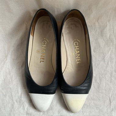 Vintage CHANEL Leather Ballet Flats 