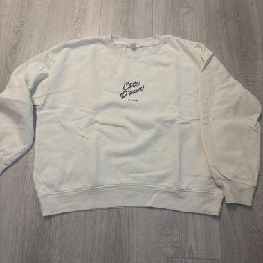 Pull avec inscription noire