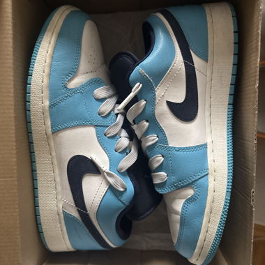 Air Jordan Low blue