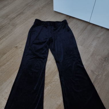 Ausgestellte Satin-Hose