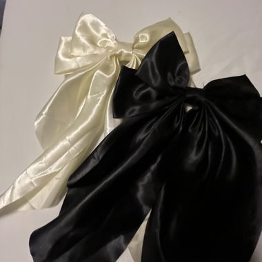 2 grandi fermagli per capelli con fiocchi in raso