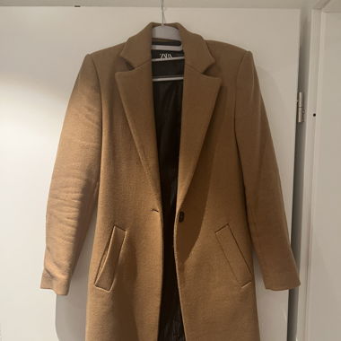 Zara Mantel