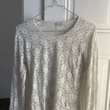 White long sleeve lace shirt 