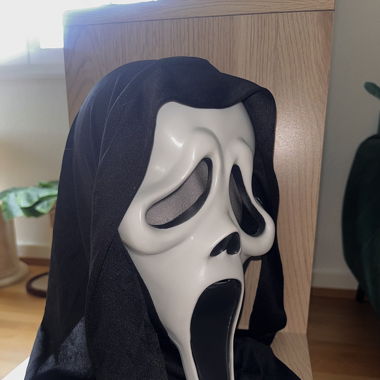 Ghostface (Scream) Maske mit Foam Mannequin