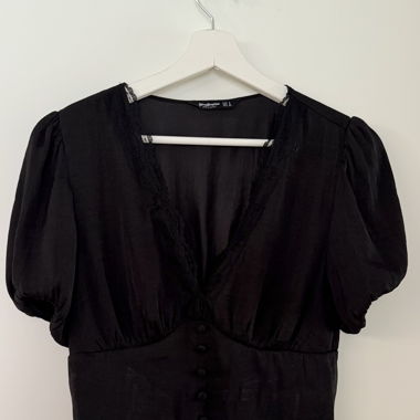 Schwarze Bluse cropped