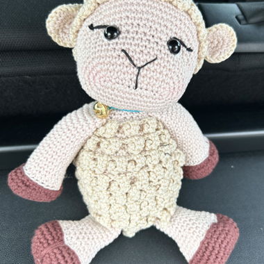 Amigurumi lamb