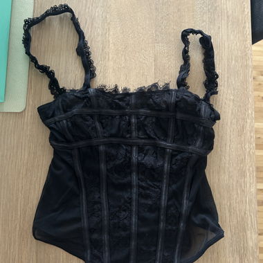 Corsetto in pizzo nero