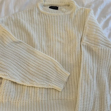 Maglione di maglia bianco
