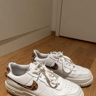 Nike Air Force 1 Leo