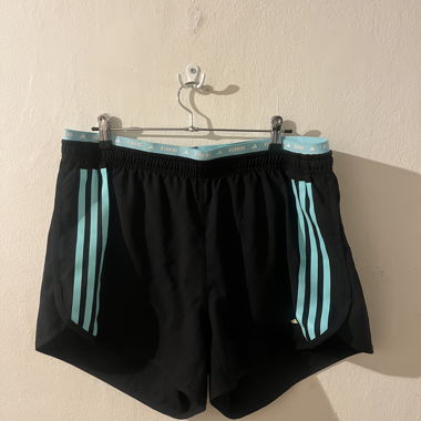 Adidas kurze Sporthose