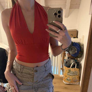 Haut rouge à encolure dos nu, taille 34