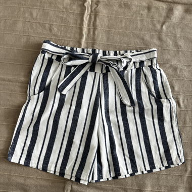 Shorts a righe con coulisse