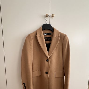 Zara Mantel