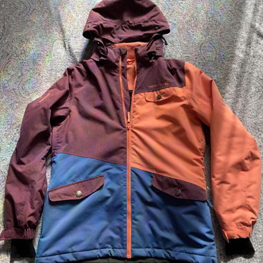 Ski jacket with Recco