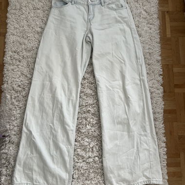 Jeans chiari e ampi