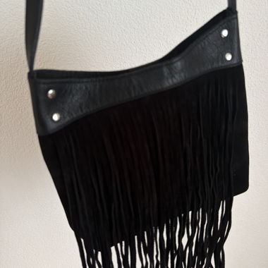 Sac bandoulière à franges noires