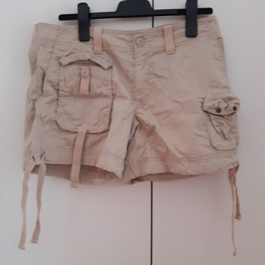 Beige Cargo-Shorts