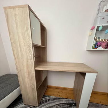 Schreibtisch 