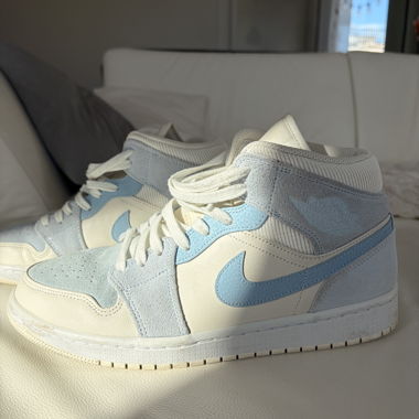 Jordan 1 Mid Mixed Textures Blue