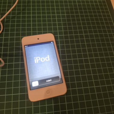 Apple iPod touch 4 [ 8GB]