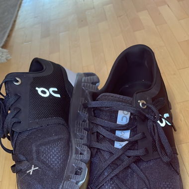 ON sneaker Cloud 6