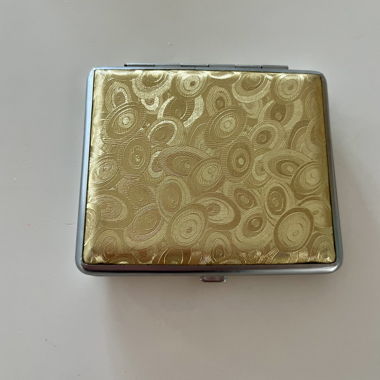 Goldenes Zigaretten Etui