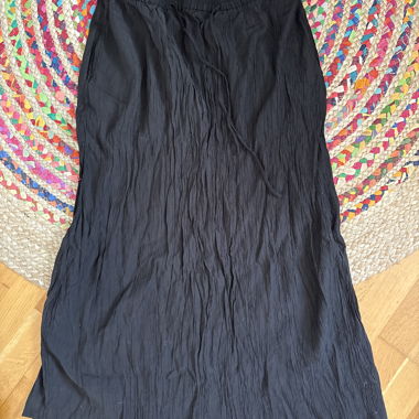 Black long skirt