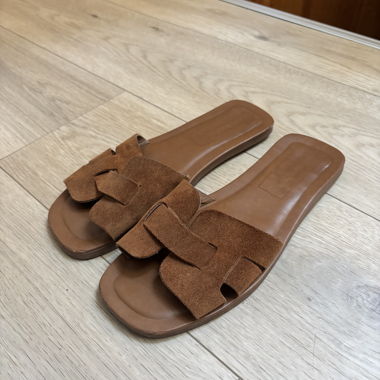 Brown Leather Slides Gr. 40